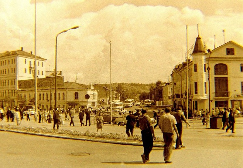 Пл.Революции в Горьком (Нижнем Новгороде). 1970 год - alek48s 
