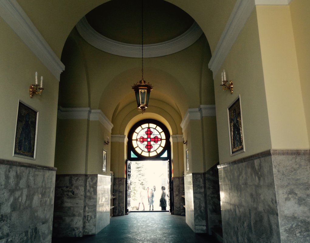 Вход в монастырь - Светлана Лысенко