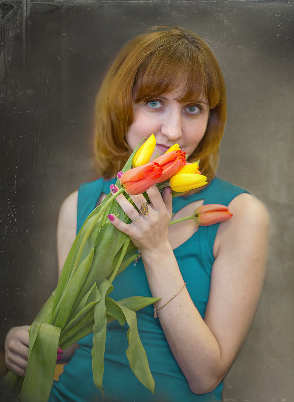 Девушка с тюльпанами - Марина 