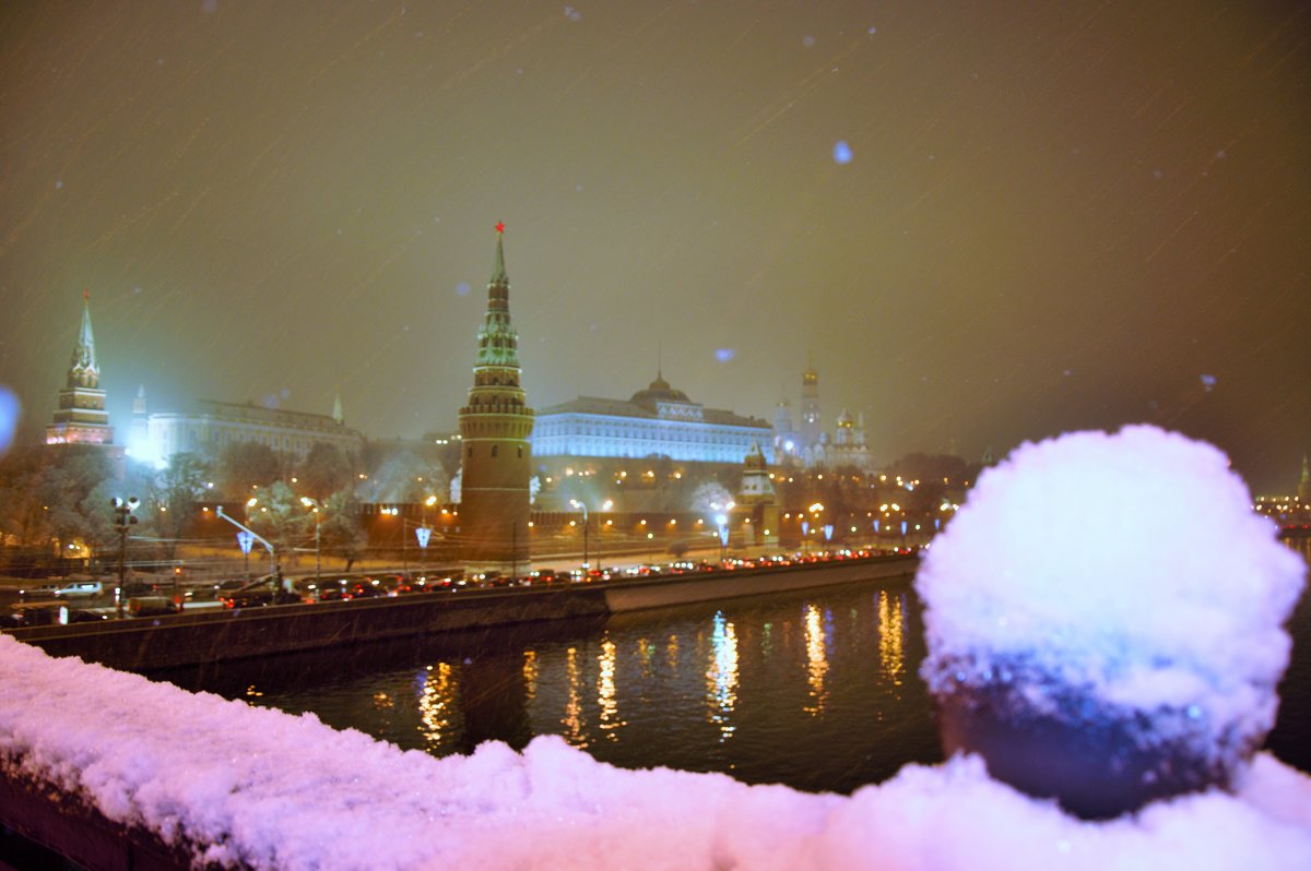 Снег и кремль - Людмила 