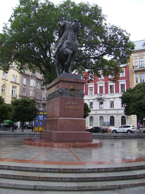 Памятник  Даниилу  Галицкому  в  Львове - Андрей  Васильевич Коляскин