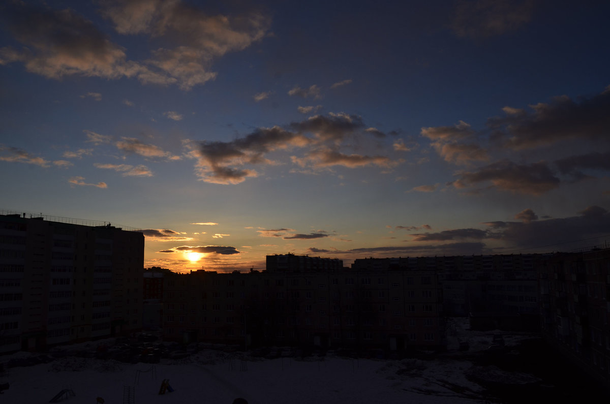 Закат в городе... - Елена НАЗМИЕВА