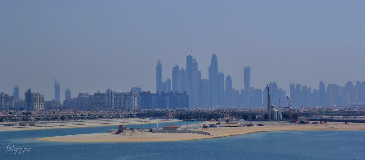 Dubai Marina - Voyager .