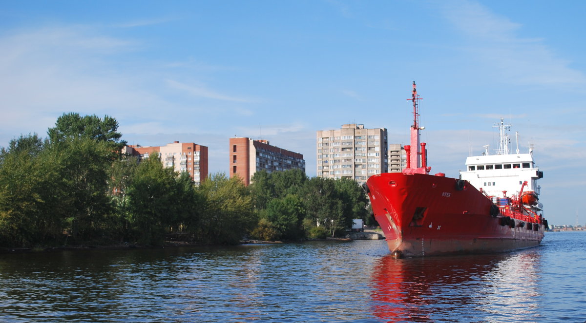 Портовый танкер в Морском канале - Еварина К.