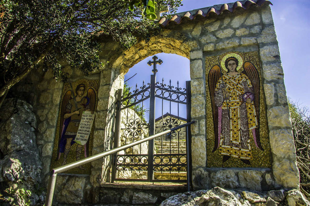Вход в монастырь - Gennadiy Karasev