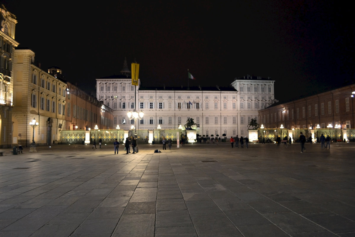 Piazza Castello - Nina Streapan