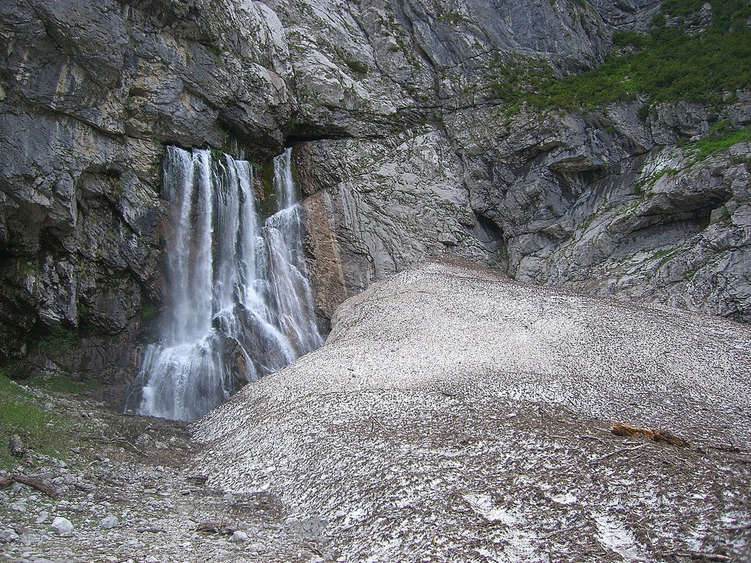 Абхазия. Гегский водопад в начале мая. - юрий 