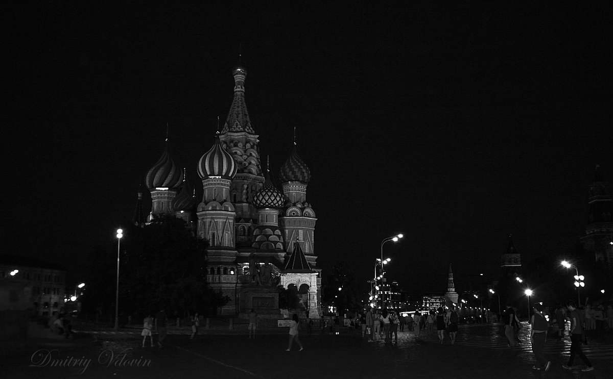 Ночная площадь - Дмитрий Вдовин