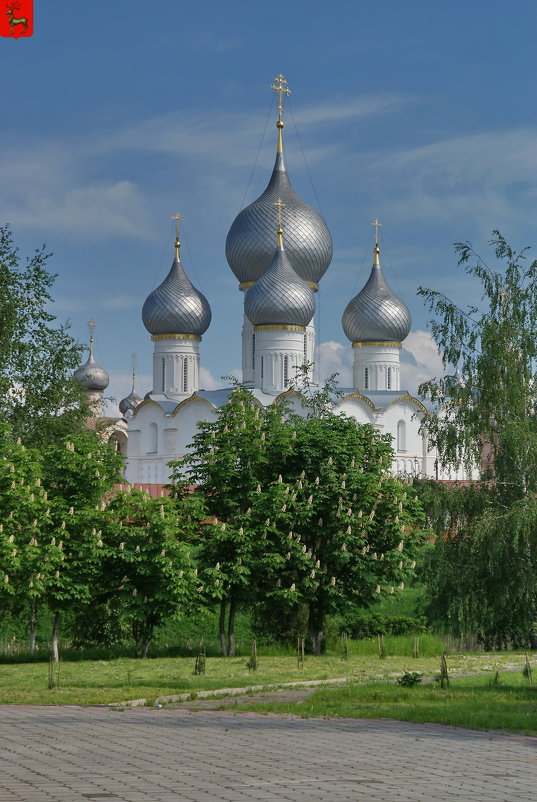 Ростов Великий. Вид от парка Победы на Успенский собор в Кремле - Алексей Шаповалов Стерх