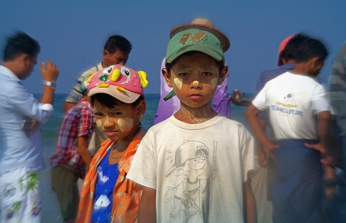 Бирманские мальчишки - Михаил Рогожин