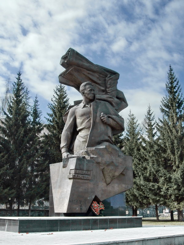 памятник Н.И. Кузнецову, советскому разведчику - BEk-AS 62