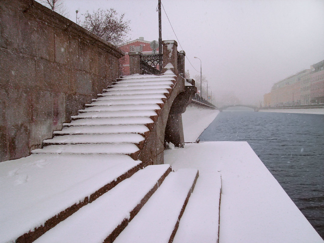 Москва Снегопад на водоотводном канале - Денис Масленников