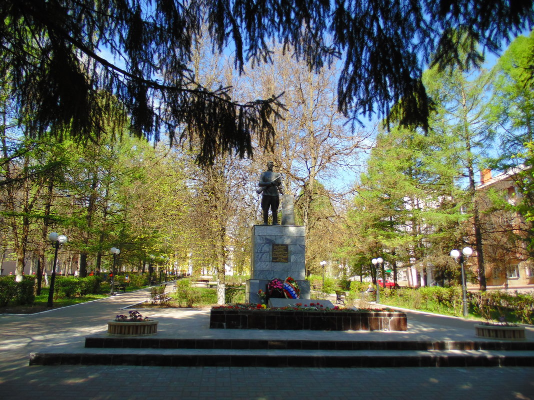 Монумент воинам, погибшим при освобождении южной окраины г. Тулы 1941г. - Людмила Ларина
