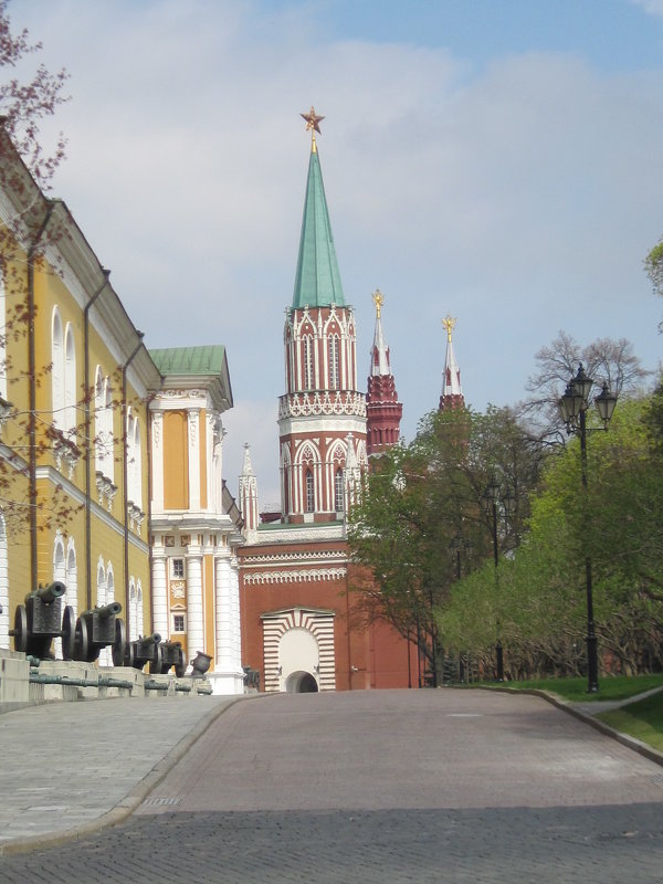 Никольская башня Кремля - Маера Урусова