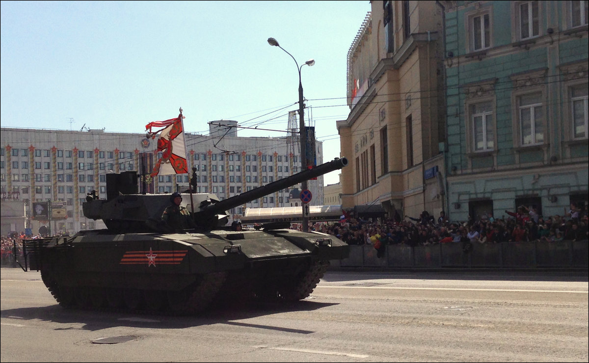 Москва.9 мая 2015г.(Танк Т-14 "Армата" или Т-99 ) - Виталий Виницкий