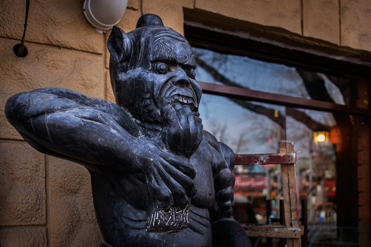 Скульптура у кафе.Пекин - Николай 