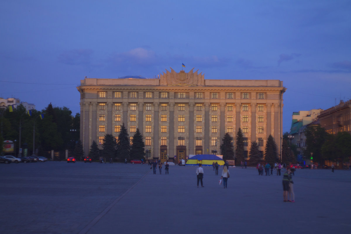 Площадь свободы с видом на верховную раду - Алексей Гончаров