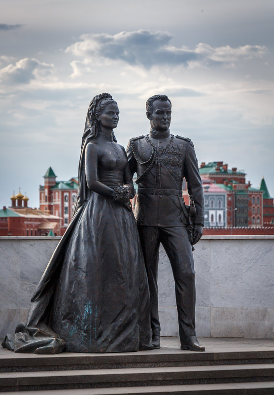 Памятник Грейс Келли и князю Монако Ренье III в г.Йошкар-Оле - Андрей Гриничев