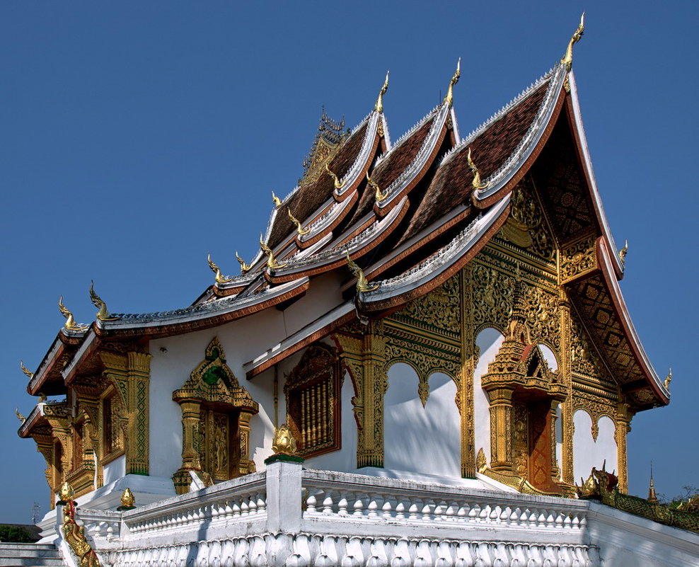 Храм Хо Пха Банг в Луанг Прабанге - Евгений Печенин