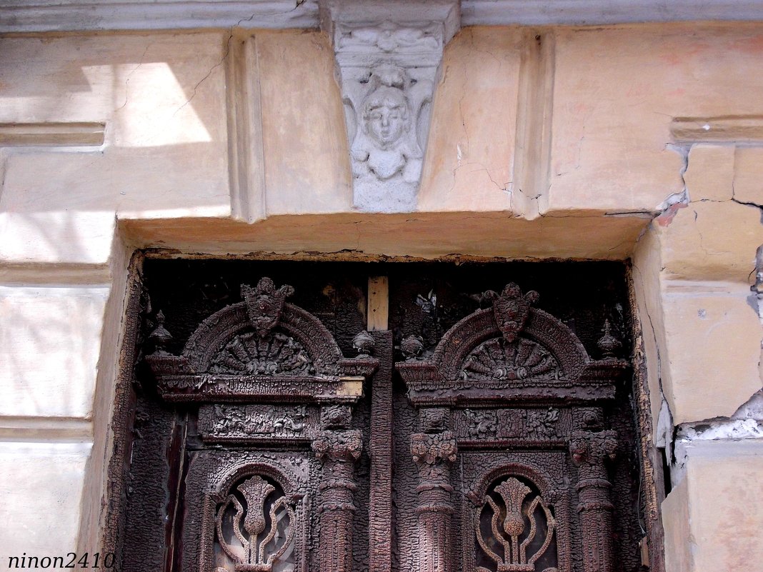 Старинные двери (фрагмент) - Нина Бутко