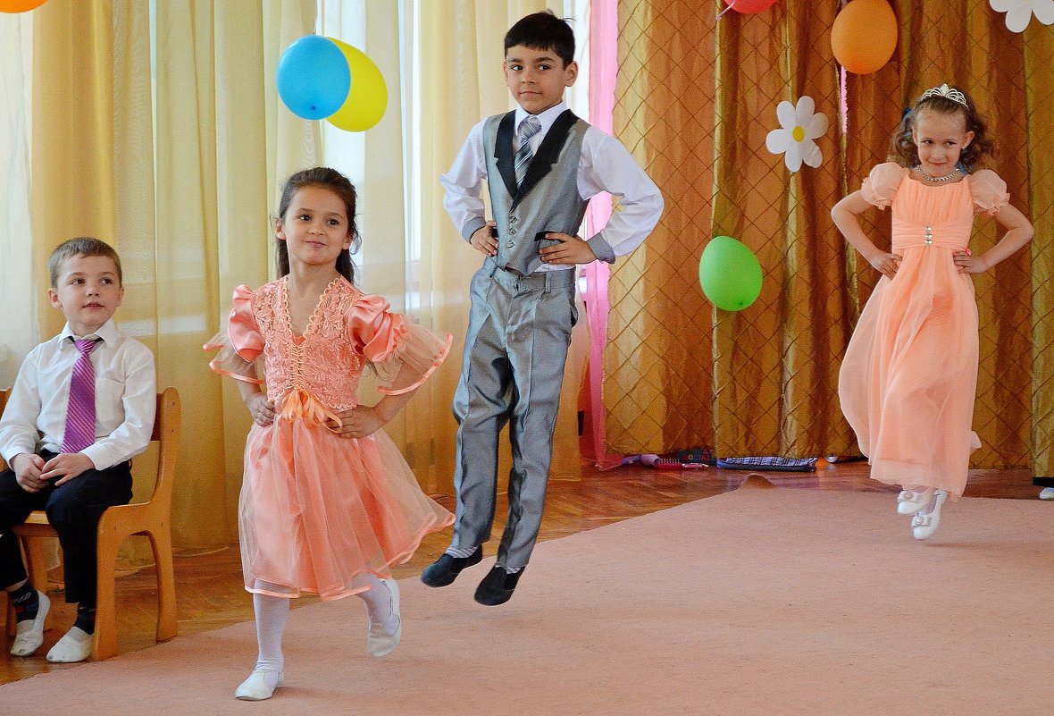 Детский танец - Ростислав 