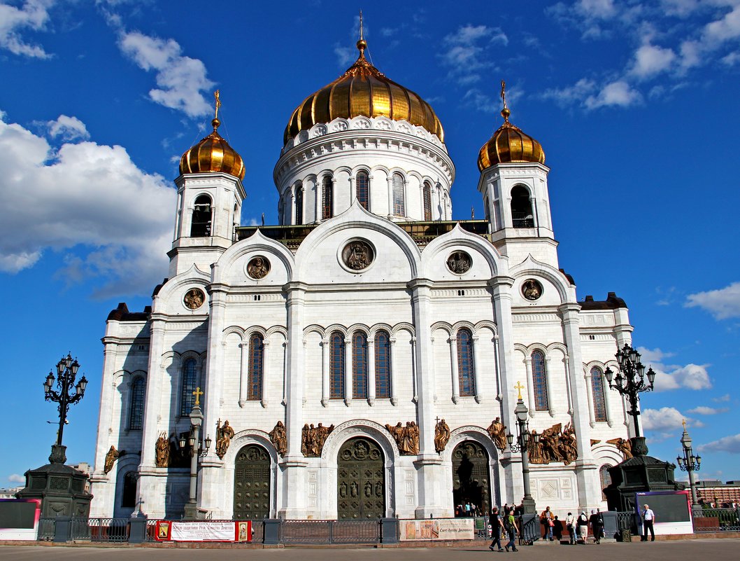 православные церкви москвы