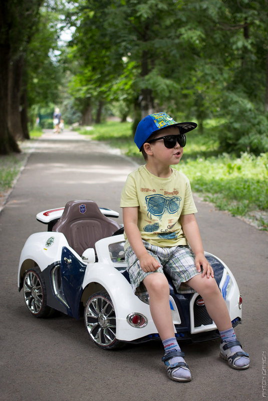 Сын и его mini Bugatti - Антон Ганигин