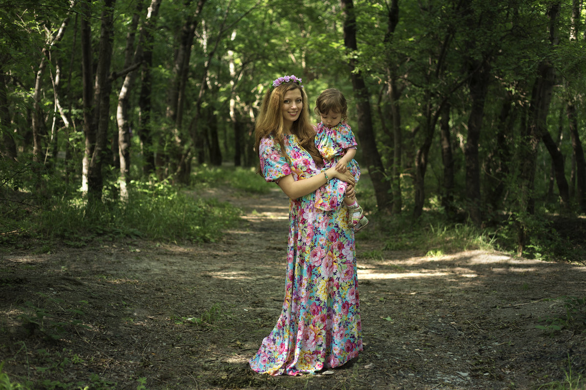 Mother and daughter - Tatiana Zhigaylo