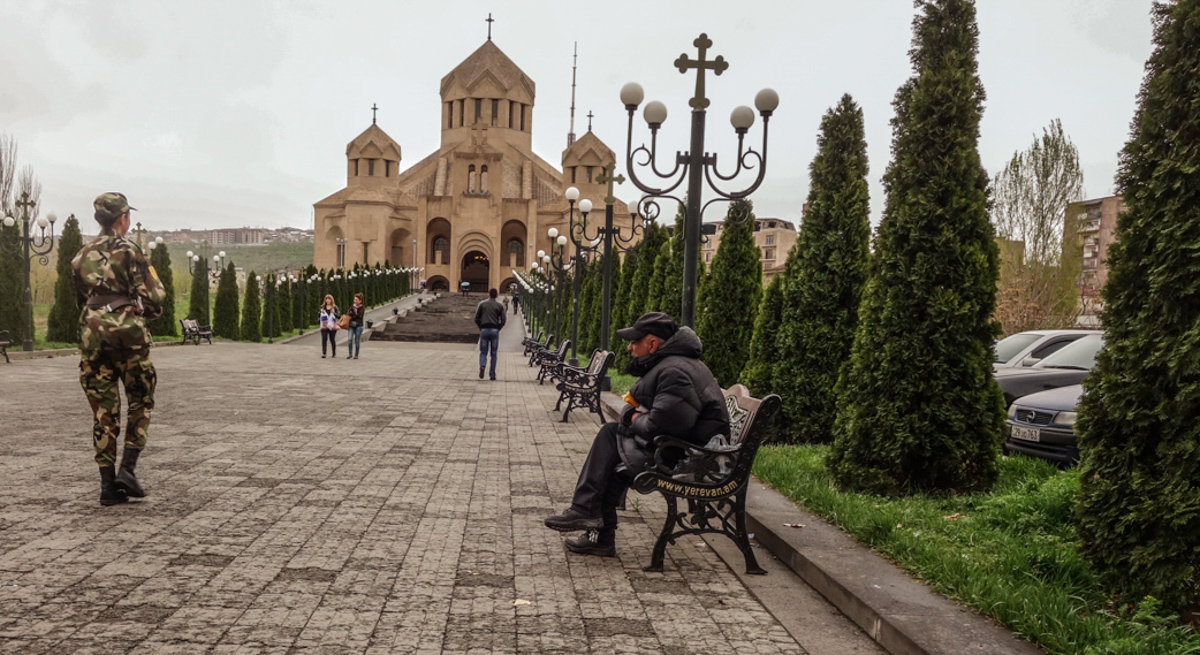 К храму - Лев Багдасарян