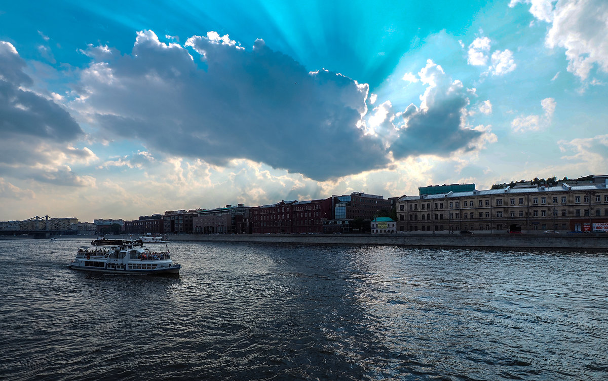 Небо над Москва рекой - Zifa Dimitrieva