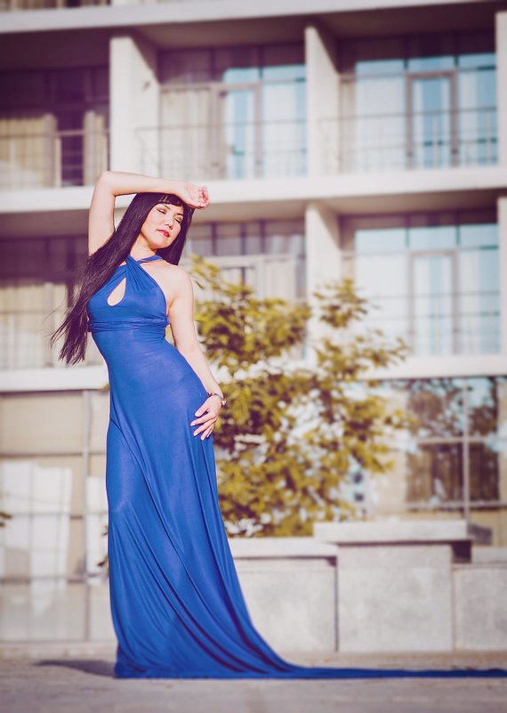девушка в синем платье - Анастасия Харитонова