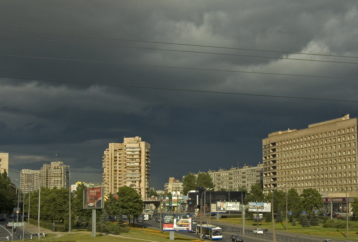 Тучи над городом встали - Александр Петров