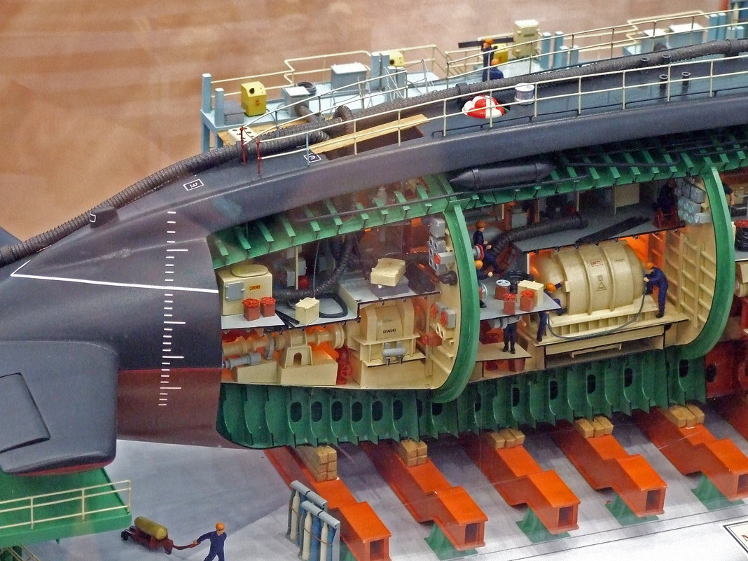 Фрагмент макета дизель-электрической подводной лодки - Александр Петров
