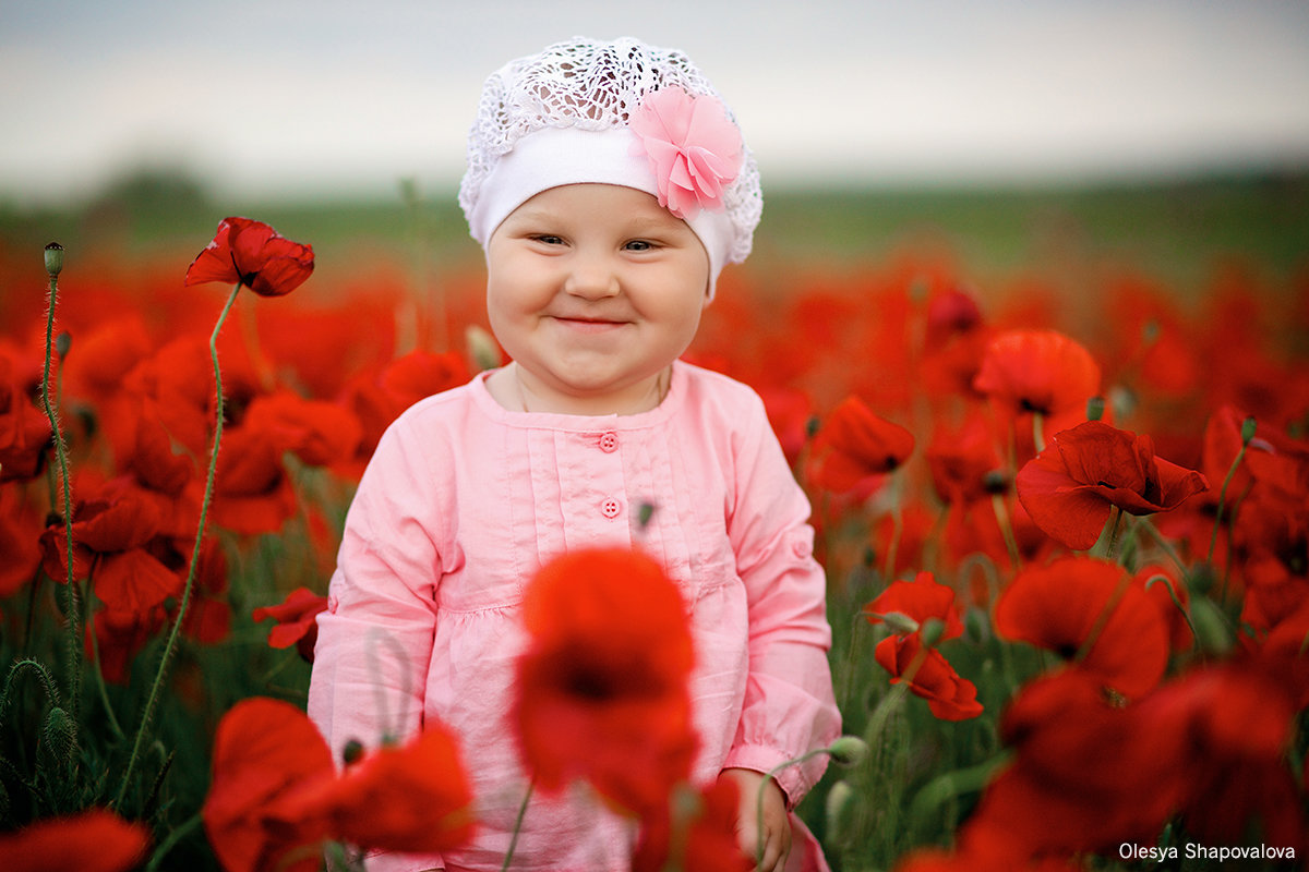 Детская фотосессия в маках - Олеся Шаповалова