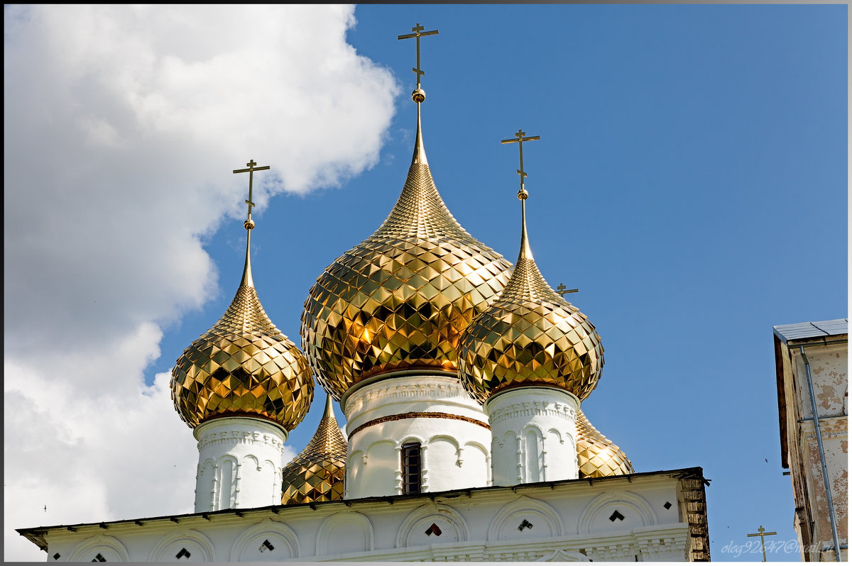 Золотые купола Воскресенского мужского монастыря в Угличе - Олег Каплун