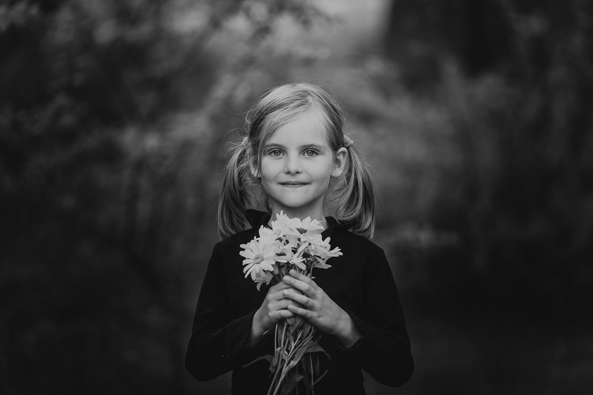 Девочка с цветами - Анна Олейник