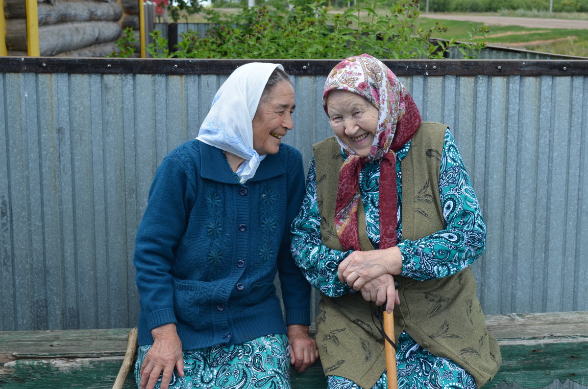 Бабушки-старушки. Им на двоих 170 лет - Наталья Тагирова