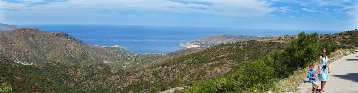 Панорама на Эль-Порт-де-ла-Сельва (Puerto de la Selva). Испания. - Виктор Качалов