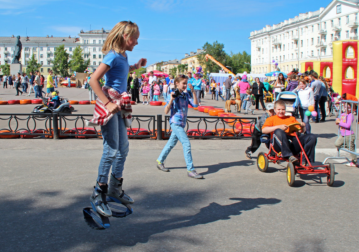 День Северодвинска. Прыгают, катаются, фотографируют - Владимир Шибинский