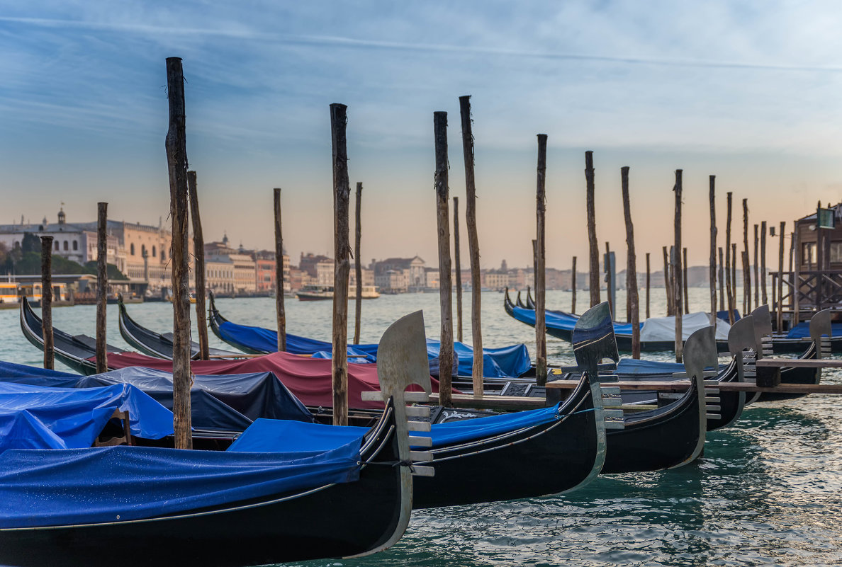 Barche  Gondole  Venezia - Олег 