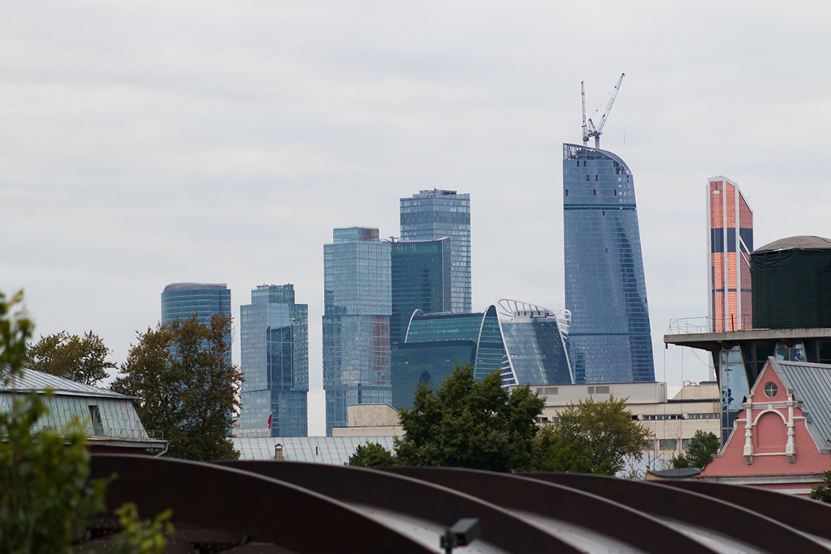 Монстры над городом встали. Москва-сити - Николай Ефремов