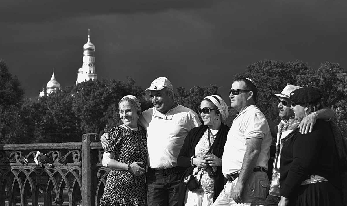 Гости Москвы на Лужковом мосту - Анастасия Смирнова