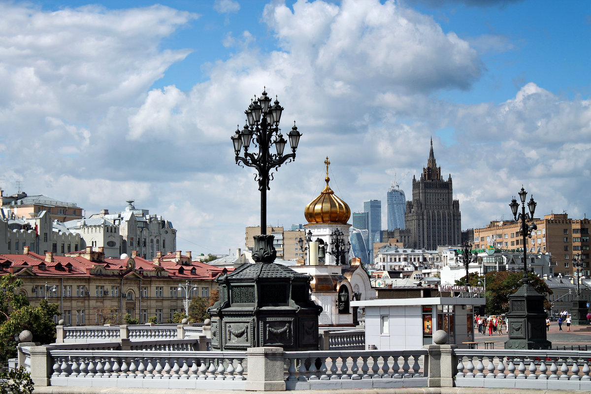 Я шагала по Москве - Лариса Коломиец