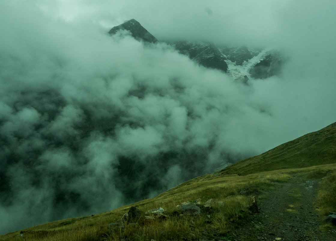 Облака на вершинах гор - Zifa Dimitrieva