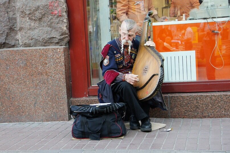 Уличный музыкант - Светлана Ященко