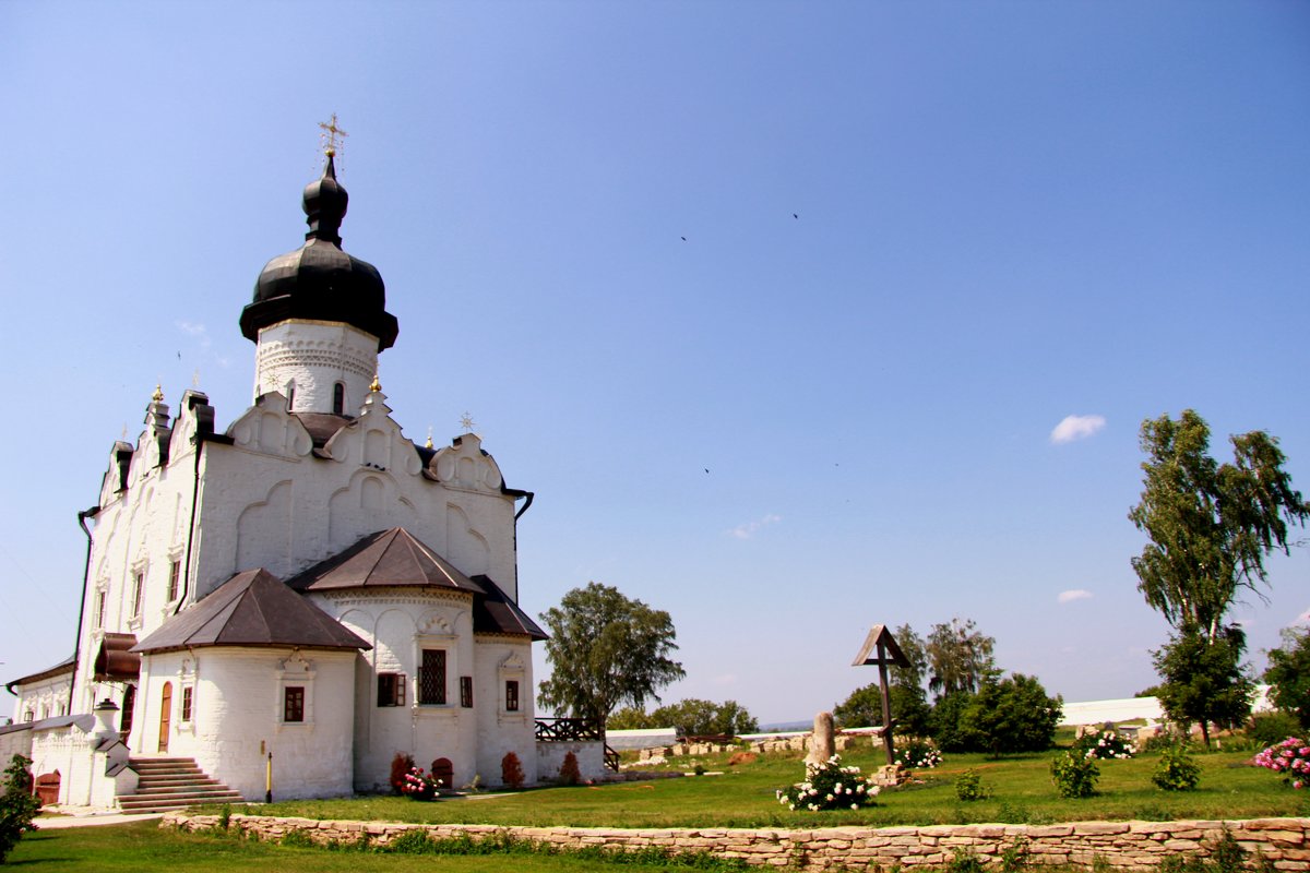 Территория монастыря - Наталья Серегина