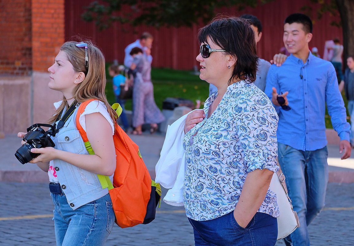 Городские зарисовки. Современники и современницы. ...от Охотного... до Никольской... - Геннадий Александрович