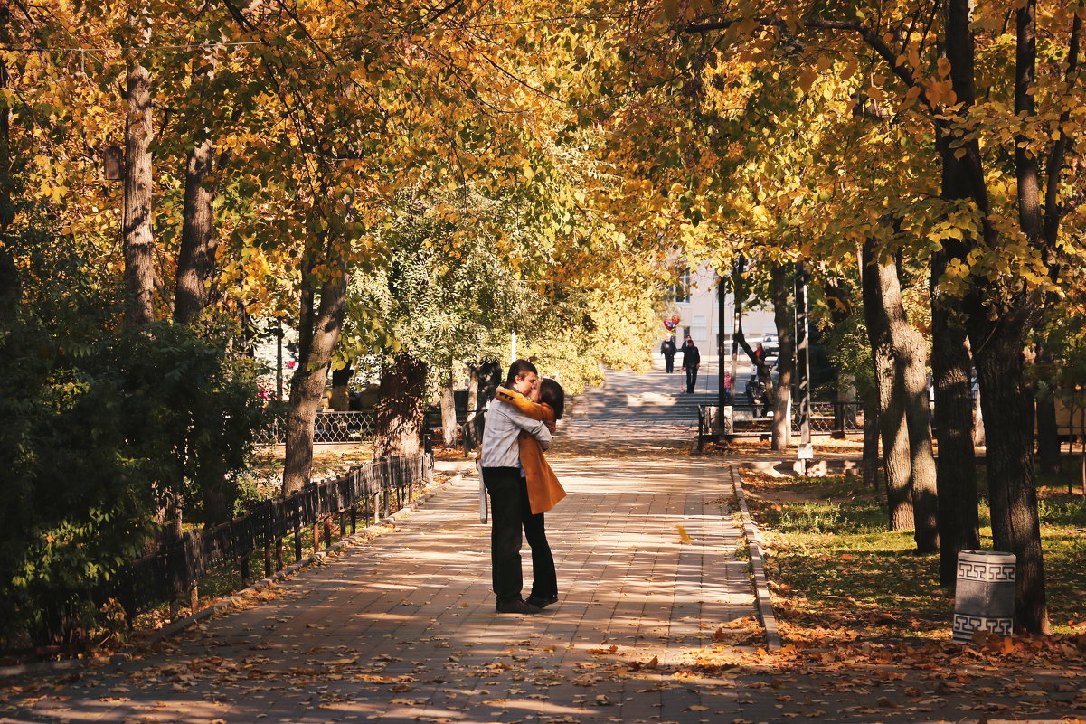 Осенний поцелуй - Nyusha .