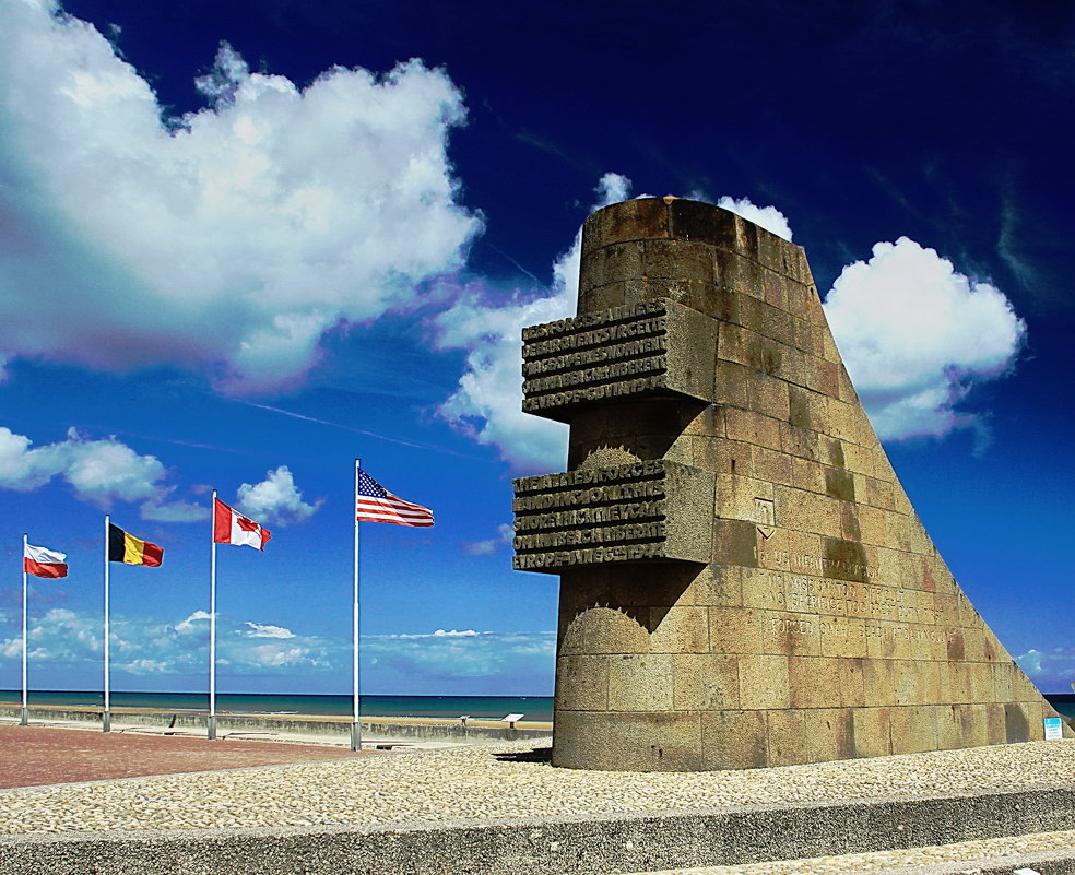 Монумент в честь высадки - Владимир 