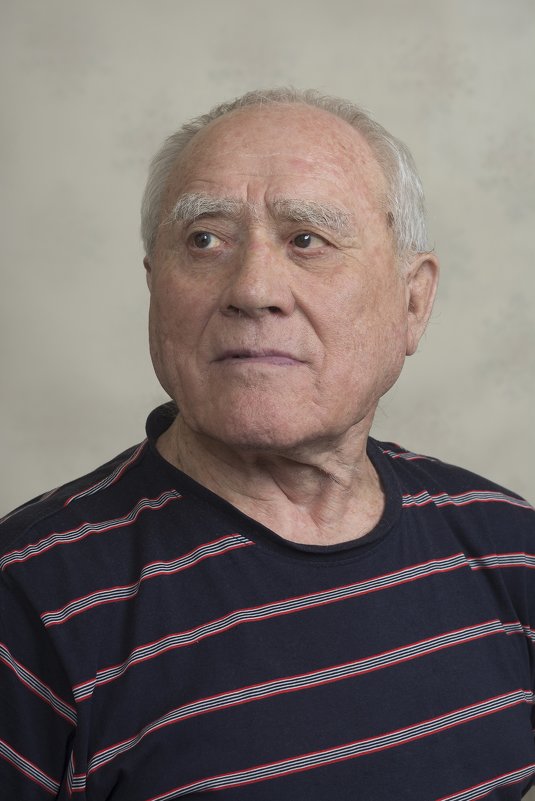 Бытовой портрет пожилого мужчины - Stanislav Zanegin